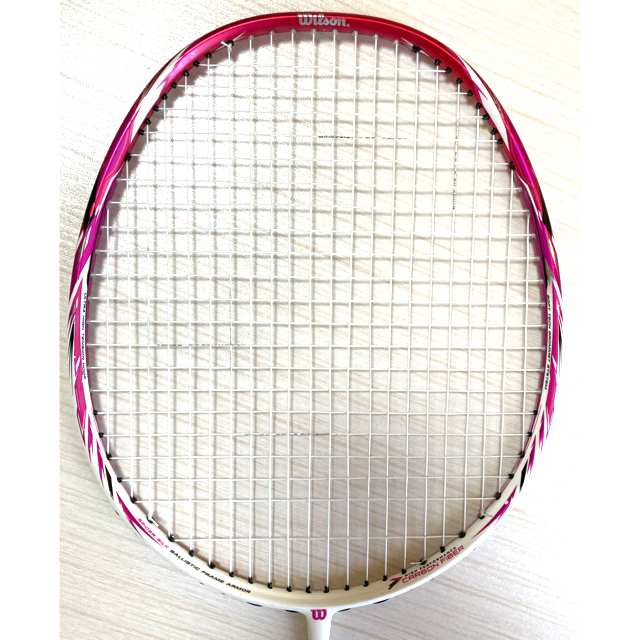 wilson(ウィルソン)の【ミィモ様専用】Wilson FIRECE & YONEXナノレイ2本セット スポーツ/アウトドアのスポーツ/アウトドア その他(バドミントン)の商品写真