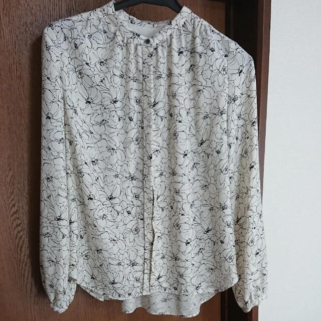 美品 La Totalite ナシジプリントギャザーネックロングスリーブブラウス