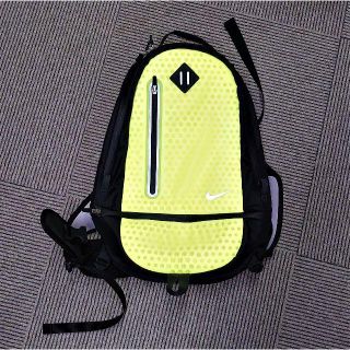 NIKE(バッグパック/リュック ・ イエロー/黄色系)のフリマ NIKE(バッグパック/リュック ・ イエロー/黄色系)のフリマ
