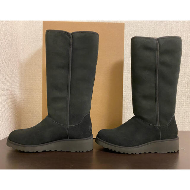 新品未使用　UGG KARA ロングムートンブーツ　6.5 トール　ブラック