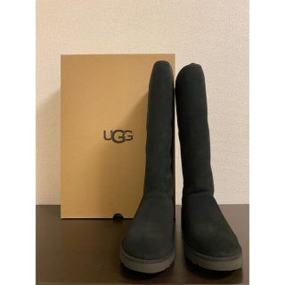 アグ(UGG)の新品未使用　UGG KARA ロングムートンブーツ　6.5 トール　ブラック(ブーツ)