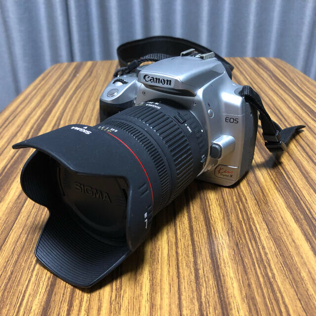 Canon(キヤノン)の『Canon EOS Kiss Digital X』＋『Sigmaズームレンズ』 スマホ/家電/カメラのカメラ(デジタル一眼)の商品写真