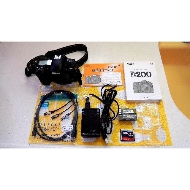 美品・ショット数極少105枚】Nikon D200本体 +アクセサリーセット 美品・ショット数極少105枚】Nikon D200本体 +アクセサリーセット