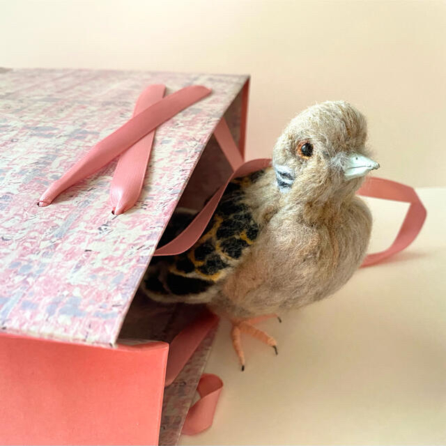 キジバト　/羊毛フェルト　鳩　ハト　野鳥　鳥　インテリア　オブジェ　人形 ハンドメイドのインテリア/家具(インテリア雑貨)の商品写真