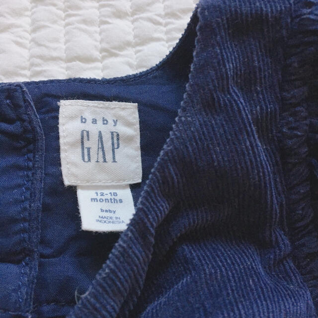 babyGAP(ベビーギャップ)のbabyGAP 肩フリル♥コーデュロイワンピース ネイビー 80 冠婚葬祭 キッズ/ベビー/マタニティのベビー服(~85cm)(ワンピース)の商品写真