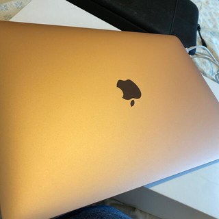 マック(Mac (Apple))の13インチ MacBook Air(ノートPC)