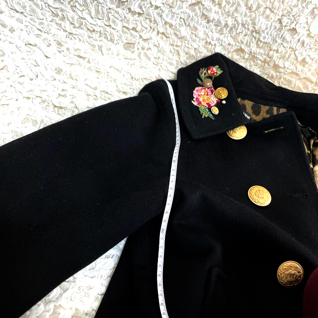 DOLCE&GABBANA(ドルチェアンドガッバーナ)の美品✨✨Dolce&Gabbanaコート レディースのジャケット/アウター(ピーコート)の商品写真