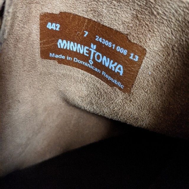 Minnetonka(ミネトンカ)のMINNETONKA (トゥーボタンブーツハードソール)BROWN 24cm新品 レディースの靴/シューズ(ブーツ)の商品写真