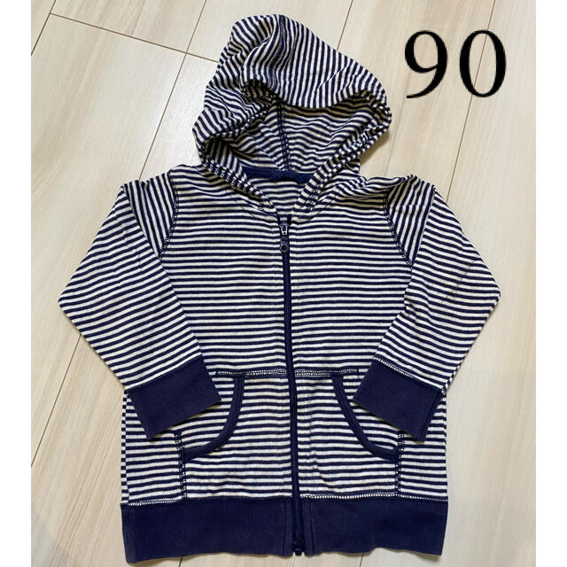 UNIQLO(ユニクロ)のUNIQLO 薄手パーカー 90 キッズ/ベビー/マタニティのキッズ服男の子用(90cm~)(ジャケット/上着)の商品写真