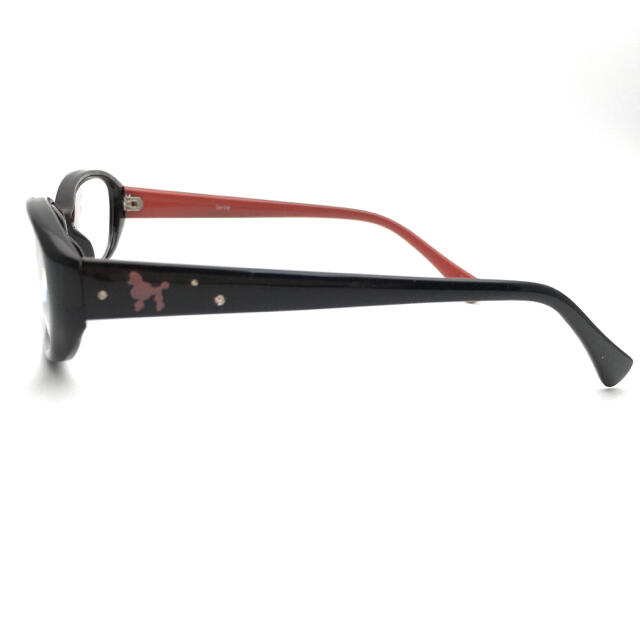 シンプルなブラックフレーム　テンプルのプードルとストーンがワンポイント　老眼鏡 レディースのファッション小物(サングラス/メガネ)の商品写真