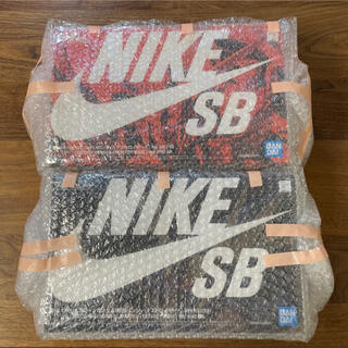 バンダイ(BANDAI)のガンダム×NIKE SB ユニコーンガンダム2体セット(プラモデル)