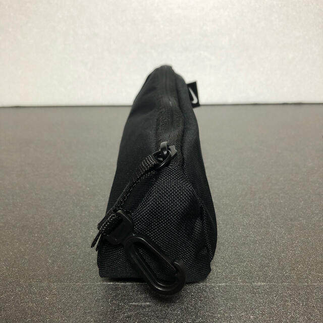 NIKE(ナイキ)の新品 NIKE ペンケース ポーチ 筆箱 小物入れ ブラック　BLACK レディースのファッション小物(ポーチ)の商品写真