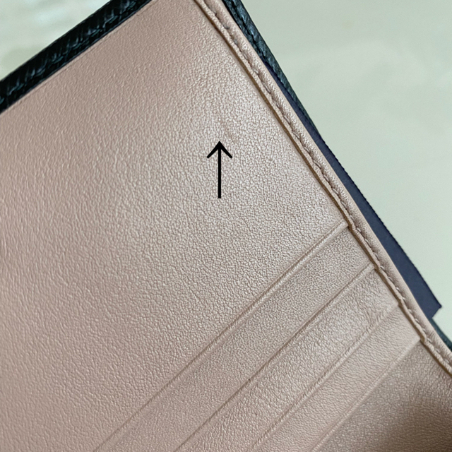 PRADA(プラダ)のプラダ　未使用に近い　2つ折り　バイカラー　財布　美品 レディースのファッション小物(財布)の商品写真