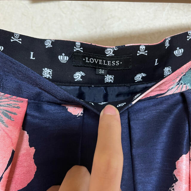 LOVELESS(ラブレス)の美品　LOVELESS 花柄スカート  レディースのスカート(ひざ丈スカート)の商品写真