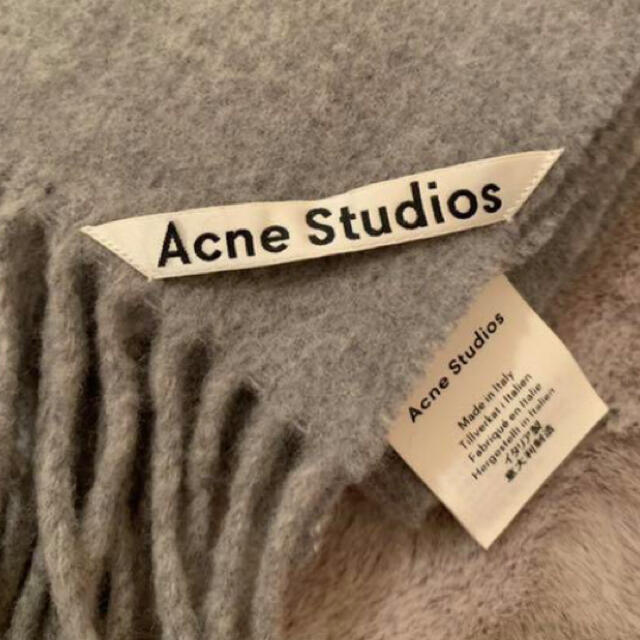 Acne Studios 大判マフラー「値下げ中！」 レディースのファッション小物(マフラー/ショール)の商品写真