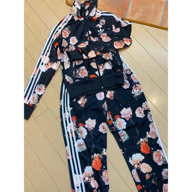 大阪 値下げ！adidas [レア]花柄ジャージ上下セット | yourmaximum.com