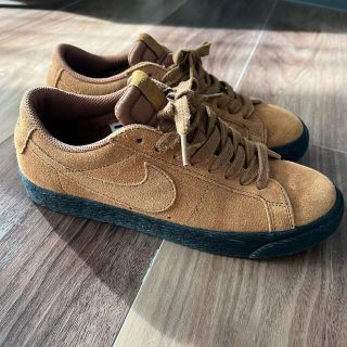 ナイキ(NIKE)のNIKE SB ナイキ　ズーム ブレザー LOW スニーカー　美品(スニーカー)