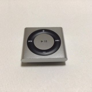 アップル(Apple)のiPod shuffle 4世代　2GB  シルバー　作動品(ポータブルプレーヤー)