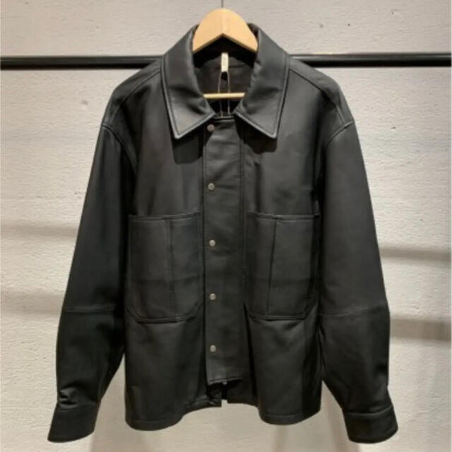 COMOLI - CCU 菅田将暉着用レザー Coverall Shirt Sheep Skinの COMOLI - CCU 菅田将暉着用レザー Coverall Shirt Sheep Skinの