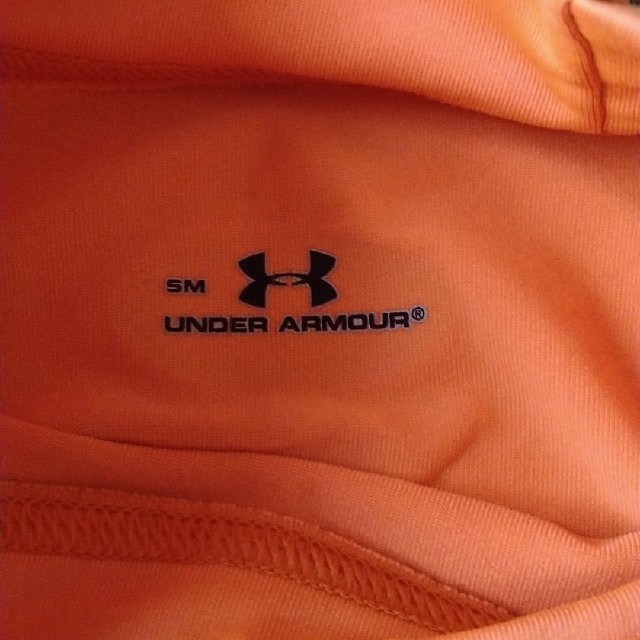 UNDER ARMOUR(アンダーアーマー)のUNDER ARMOUR☆長袖アンダーシャツ スポーツ/アウトドアのサッカー/フットサル(ウェア)の商品写真