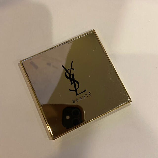 Yves Saint Laurent Beaute(イヴサンローランボーテ)のイブサンローラン　コンパクトミラー レディースのファッション小物(ミラー)の商品写真