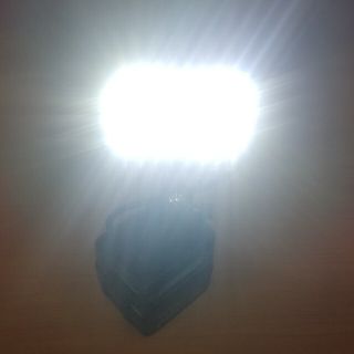 爆光！ON-OFF切替付！ 高性能84wLED投光器 マキタ14.4v18v両用(ライト/ランタン)
