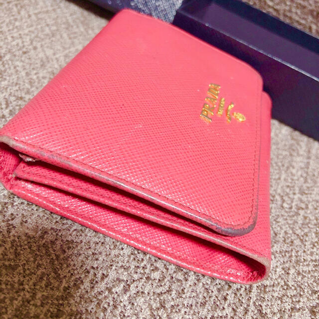 PRADA三つ折り財布