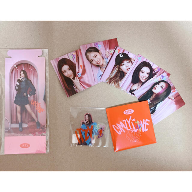 ITZY CRAZY IN LOVE ユナ 特典 まとめ売り エンタメ/ホビーのタレントグッズ(アイドルグッズ)の商品写真