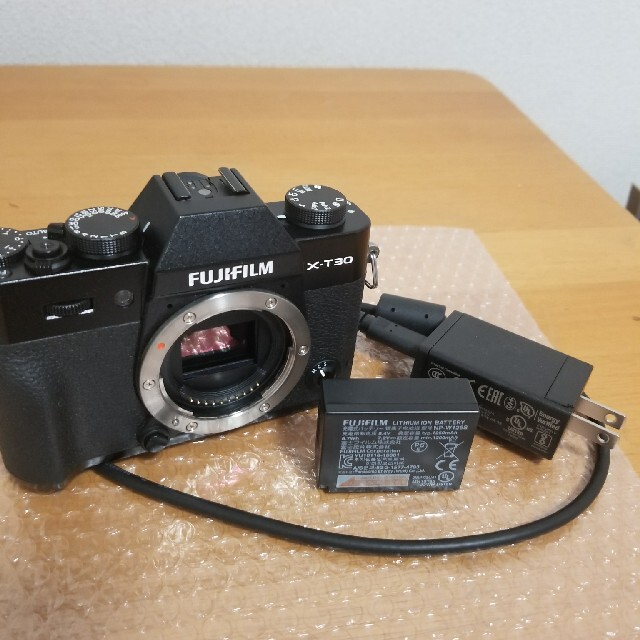 Fujifilm x-t30 スマホ/家電/カメラのカメラ(ミラーレス一眼)の商品写真