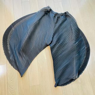 プリーツプリーズイッセイミヤケ(PLEATS PLEASE ISSEY MIYAKE)のプリーズ　変形 パンツ 3 ブロンズ ブラウン カーキ ボトムス(カジュアルパンツ)