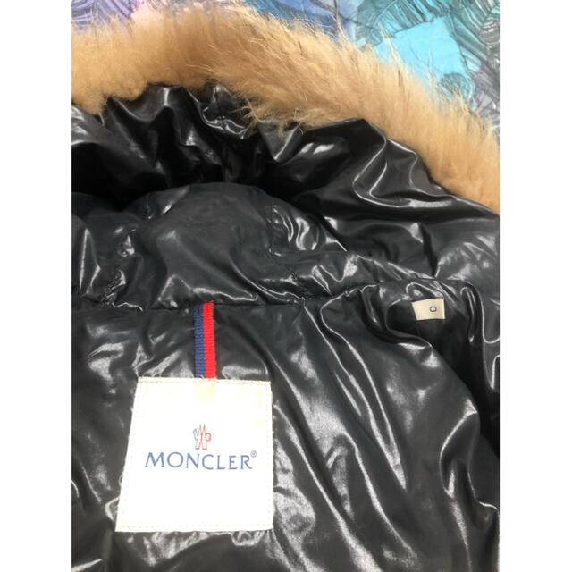 MONCLER(モンクレール)のムーラン様 専用 モンクレール 難ありです レディースのジャケット/アウター(ダウンジャケット)の商品写真