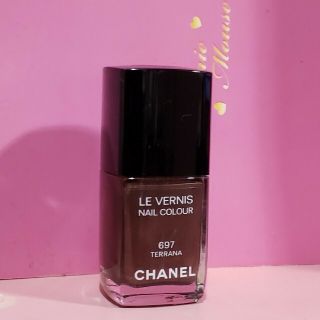 シャネル(CHANEL)のマニキュア　CHANEL　新品未使用　送料無料(マニキュア)