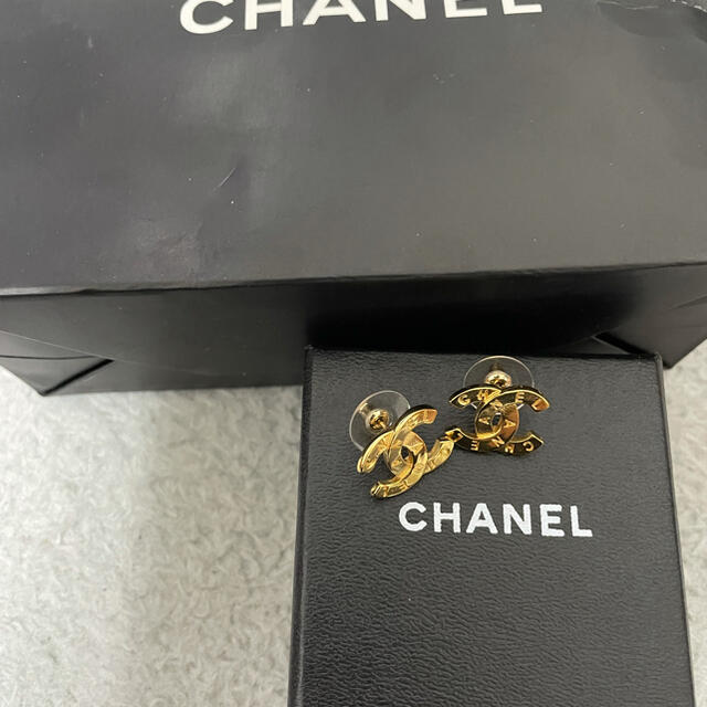 CHANELピアス片方