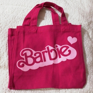 バービー(Barbie)の新品　Barbieロゴバッグ(ピンク色)(トートバッグ)