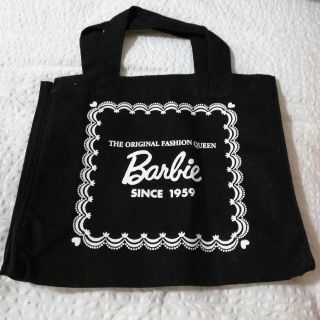 バービー(Barbie)の新品　Barbieロゴバッグ(黒色)(トートバッグ)