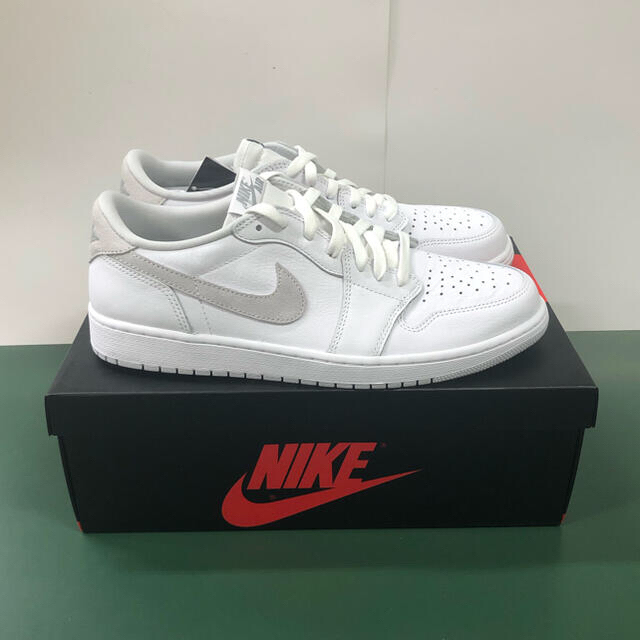 NIKE(ナイキ)のNIKE AIR JORDAN 1 LOW OG NEUTRAL GREY メンズの靴/シューズ(スニーカー)の商品写真