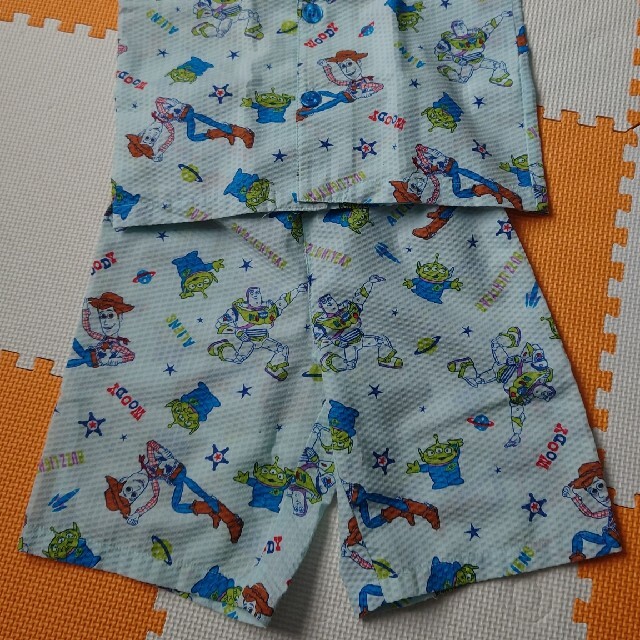 トイストーリー パジャマ キッズ/ベビー/マタニティのキッズ服男の子用(90cm~)(パジャマ)の商品写真