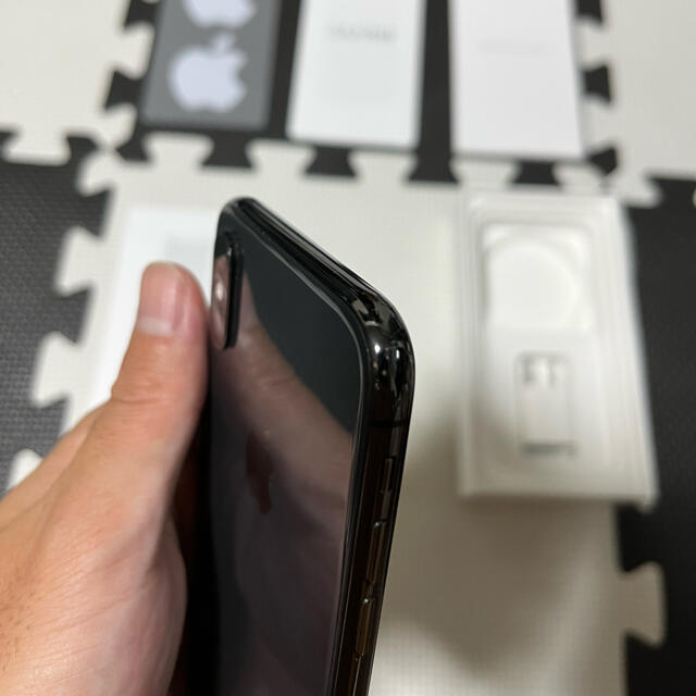 iPhone Xs Space Gray 256 GB SIMフリー 3