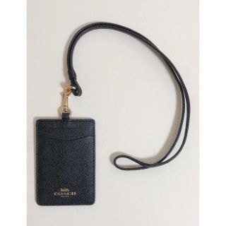 コーチ(COACH)の☆超美品☆送料無料☆COACHコーチレザーストラップ付パスケース☆ブラック☆(名刺入れ/定期入れ)