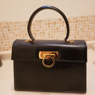 サルヴァトーレフェラガモ(Salvatore Ferragamo)のフェラガモ　濃紺バック(ハンドバッグ)