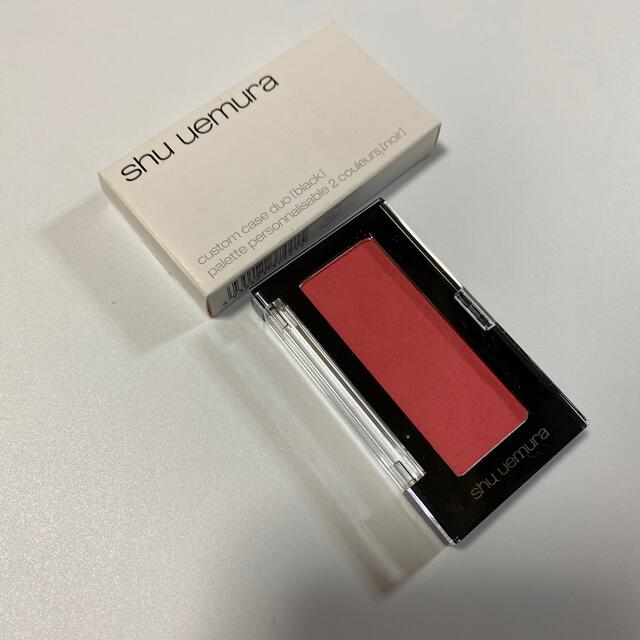 shu uemura(シュウウエムラ)のShu uemura フェイスカラー　濃いめのピンク コスメ/美容のメイク道具/ケアグッズ(ボトル・ケース・携帯小物)の商品写真