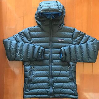 パタゴニア(patagonia)の美品パタゴニア ダウンセーター フーディー XS ネイビーブルー 青(ダウンジャケット)