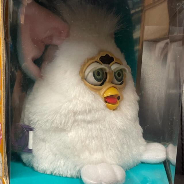 Takara Tomy(タカラトミー)のファービー ベイビー furby ホワイト 未使用品 レア！ エンタメ/ホビーのおもちゃ/ぬいぐるみ(キャラクターグッズ)の商品写真