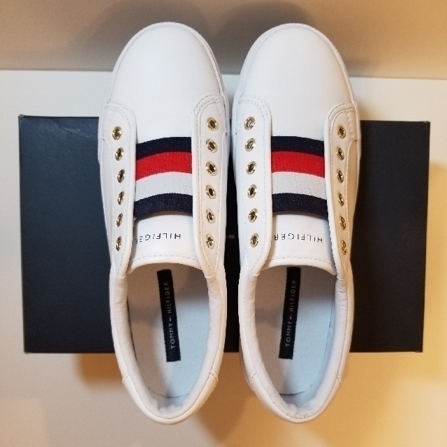 TOMMY HILFIGER(トミーヒルフィガー)のトミーヒルフィガー  Laven US8.5M レディースの靴/シューズ(スニーカー)の商品写真