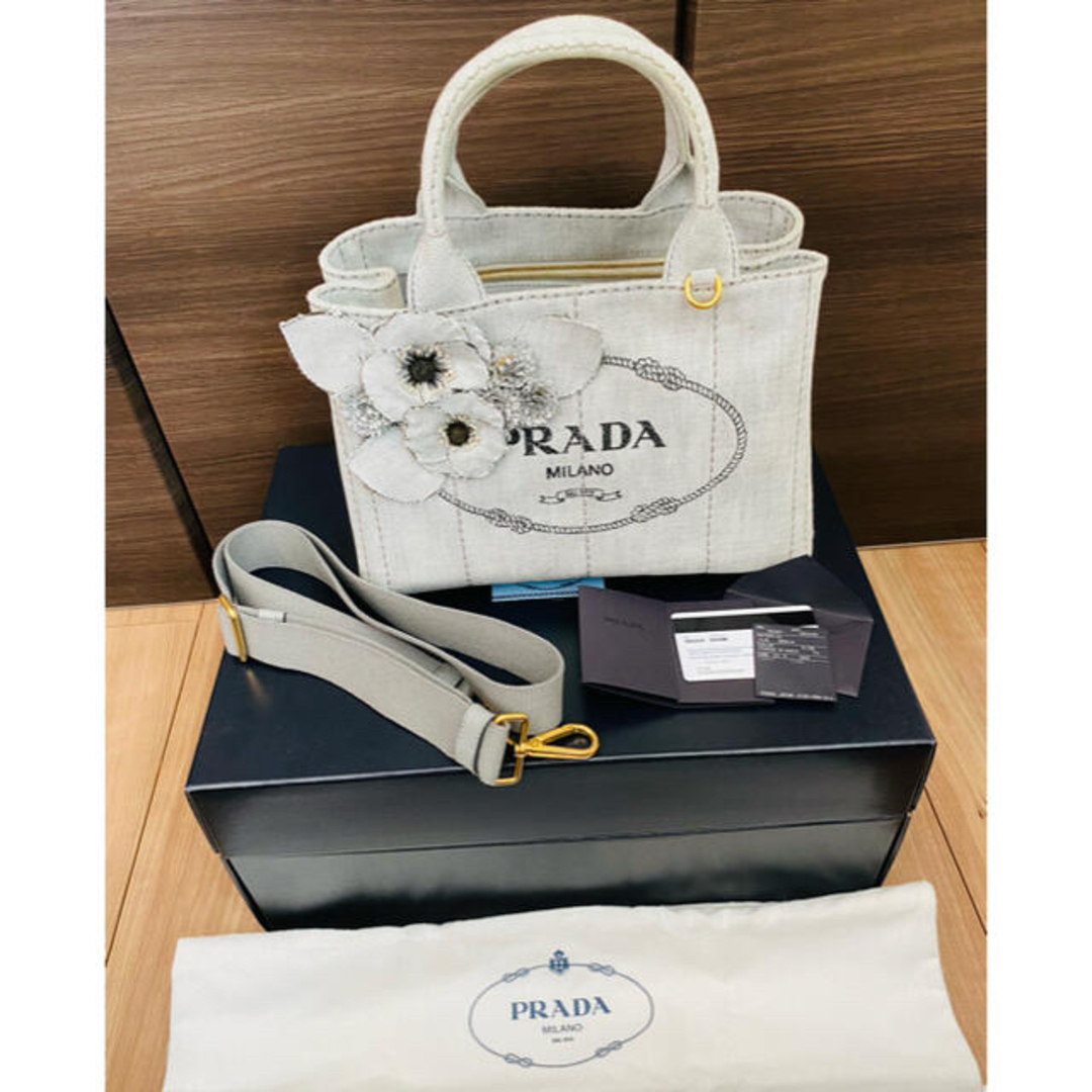 新品　完売品　数量限定　レア　PRADA カナパフラワー　プラダ　トートバッグ | フリマアプリ ラクマ