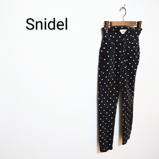 スナイデル(SNIDEL)の◇Snidel スナイデル　コルセットスキニーパンツ 総柄 ドット(スキニーパンツ)