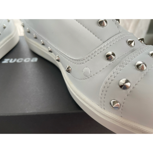 ZUCCa(ズッカ)の今期31,900円 ZUCCa  スタッズスニーカー  スニーカー　ホワイト　M レディースの靴/シューズ(スニーカー)の商品写真