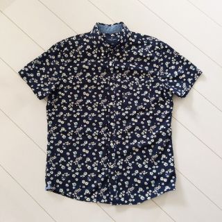 アメリカンイーグル(American Eagle)のAMERICAN EAGLE　半袖花柄シャツ(シャツ)