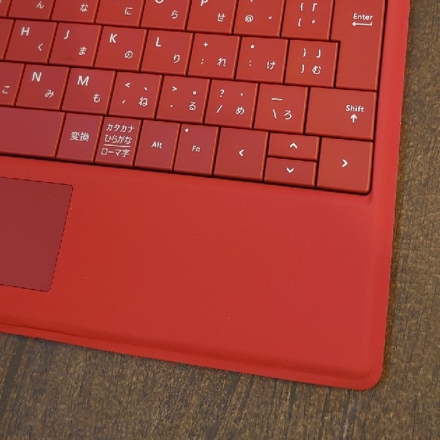 Microsoft(マイクロソフト)のSurface type cover Red model 1654 スマホ/家電/カメラのPC/タブレット(PC周辺機器)の商品写真