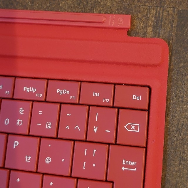 Microsoft(マイクロソフト)のSurface type cover Red model 1654 スマホ/家電/カメラのPC/タブレット(PC周辺機器)の商品写真